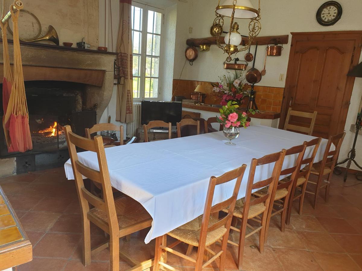 Chateau Rosemont - Grande Maison Familiale Campagne Dans Le Medoc Avec Piscine Et Tennis A 15 Mn Bordeaux Labarde Buitenkant foto